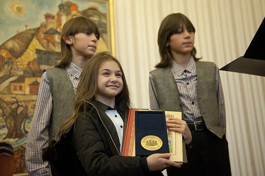 Крисия, Хасан и Ибрахим получиха Почетния знак на президента