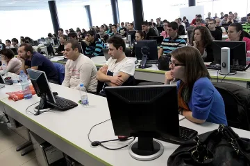Острова плаща на наши студенти