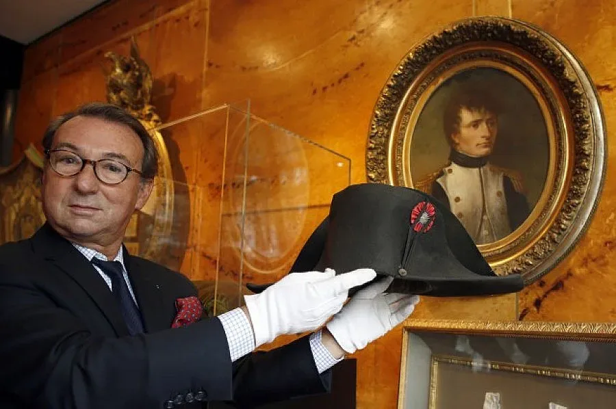 Продадоха на търг шапка на Наполеон за 1,9 млн. евро