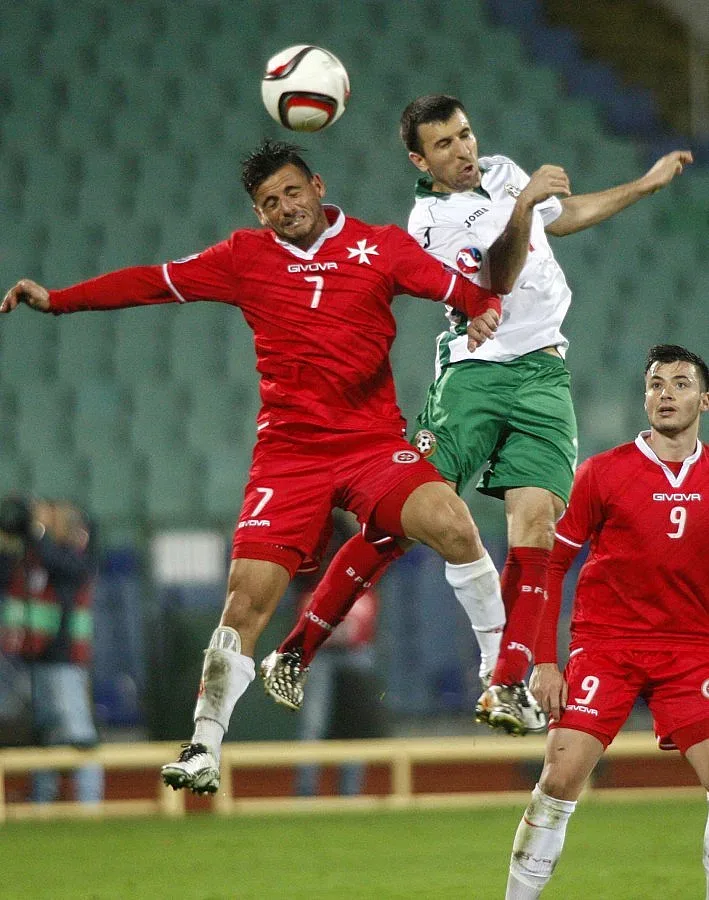 Au revoir, Франция, сбогом, Пенев