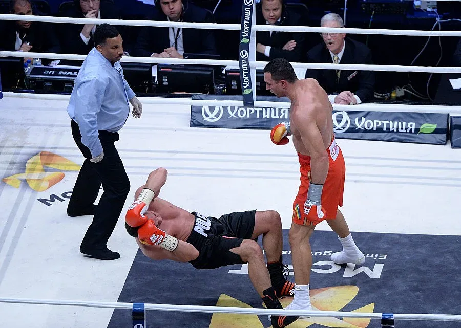 Кобрата без сериозни наранявания от двубоя с Кличко 