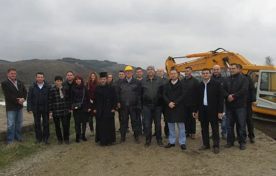 Направиха първа копка на пътната връзка на Момчилград с трасето за Маказа