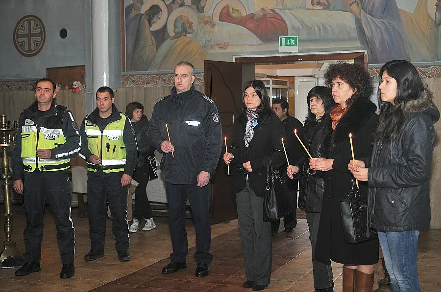 Панахида за загиналите в катастрофи на пътя отслужиха в Монтана