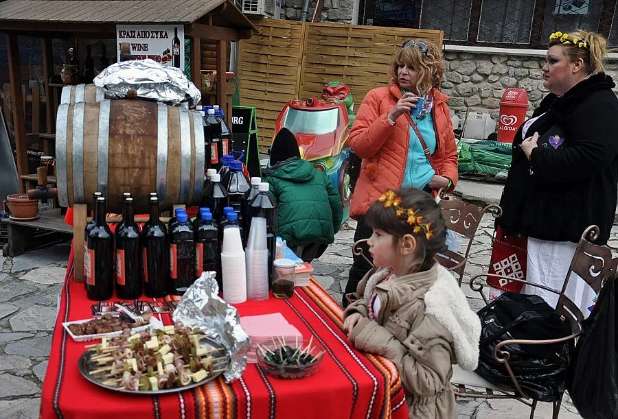 С безплатно вино Мелник става студентски град