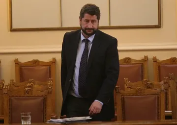 Министър иска четвърти заместник