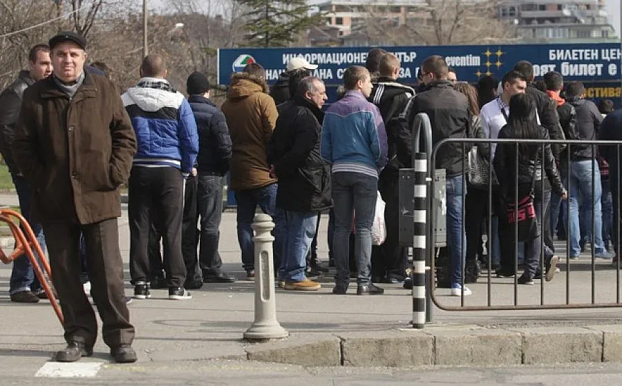 Моци засенчи "обидените"