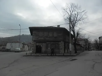 Разбиха къщата на Хаджи Димитър