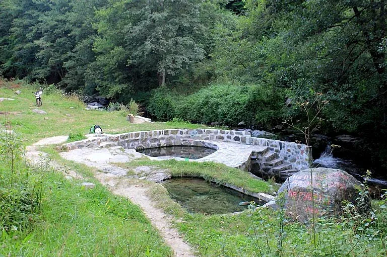 Идея за разходка! Невероятни горски джакузита в близост до София