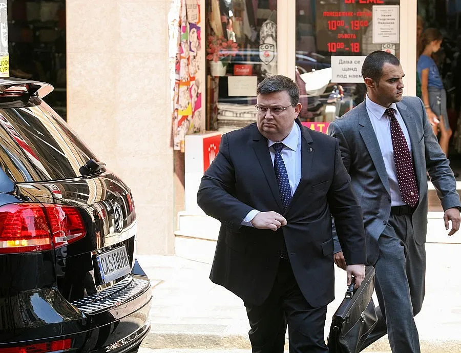 Цацаров: Стига упражнения с тефтерчето