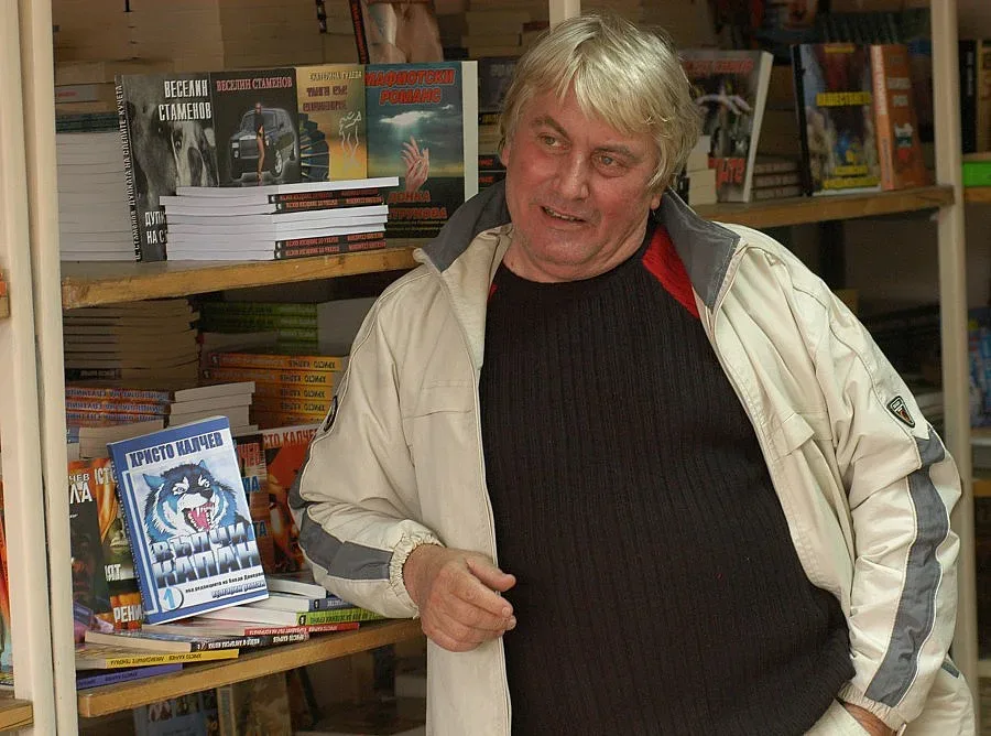 Трима с бокс насиниха Даверов, счупиха му носа (ОБЗОР)