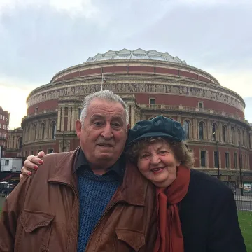 Лолова се смя и плака на филм