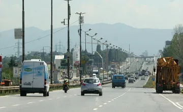 Големите в пътищата в битка за Западната дъга