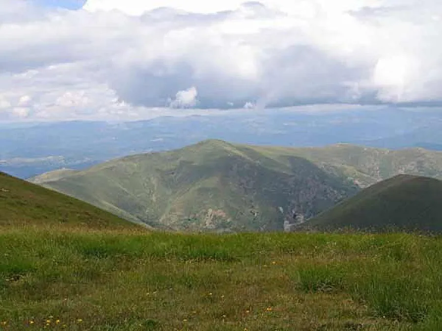 Поляци обикалят църкви в Осогово