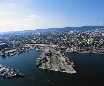 Парк за туристи до пристанище Варна