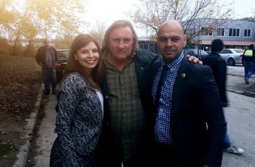 Отвлякоха прасето на Депардийо