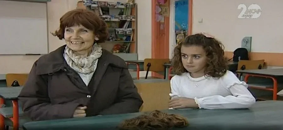 Момиченце отряза косата си за своята болна учителка (ВИДЕО)