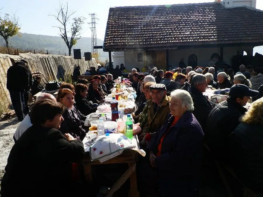 Стотици почетоха св. Мина в посочен от Ванга параклис