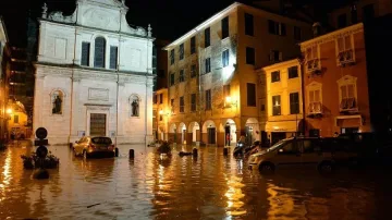 Двама изчезнали след бурята в Италия