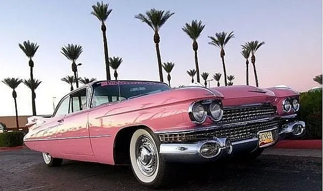 Продадоха на търг "Кадилака" на Елвис