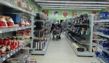 Нов удар за френска верига у нас. Затварят магазини