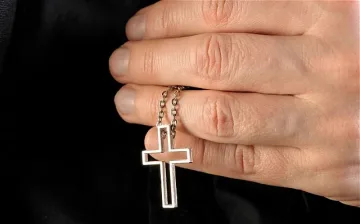 Епископ: Простете, станах роб на дявола