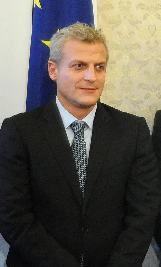 Москов няма да пипа данък здраве