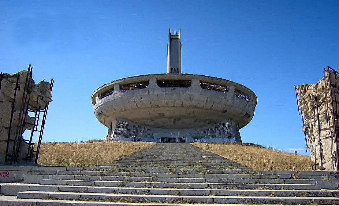 Правят световен конгресен център на Бузлуджа