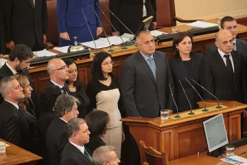 "Юроактив" за Генерала: Първият в новата история с 2 мандата