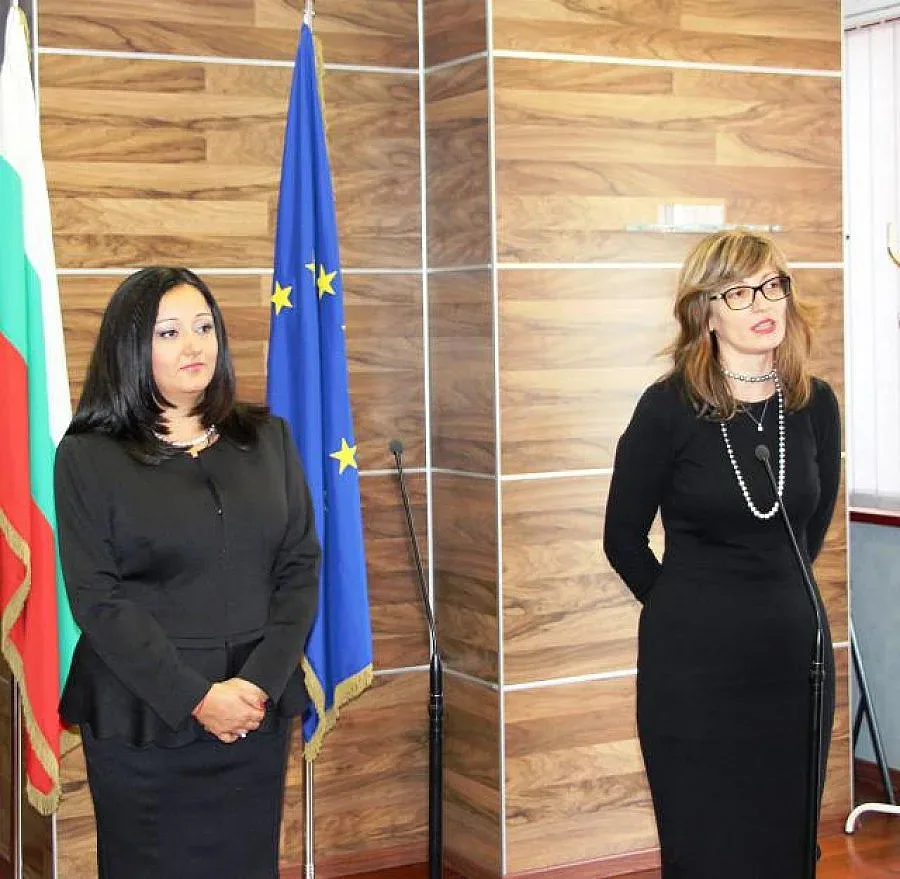 Министрите приеха властта (ОБЗОР)