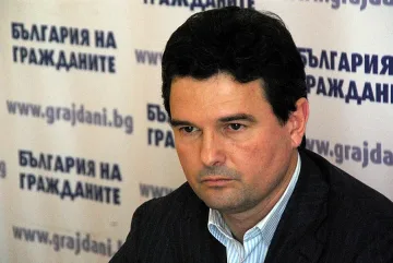 Кабинетът ще върви по билото между две бездни