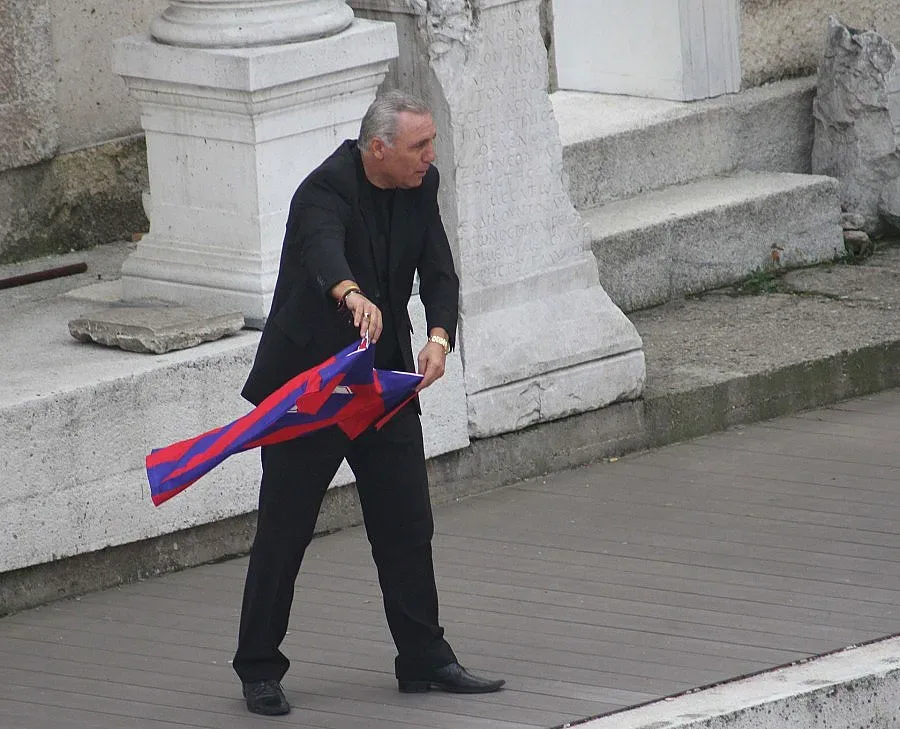 Стоичков: Бойко, махни Боби Михайлов