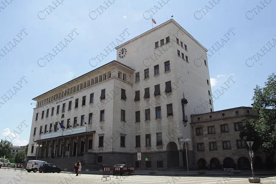 Решават за банка "Виктория" до 22 ноември