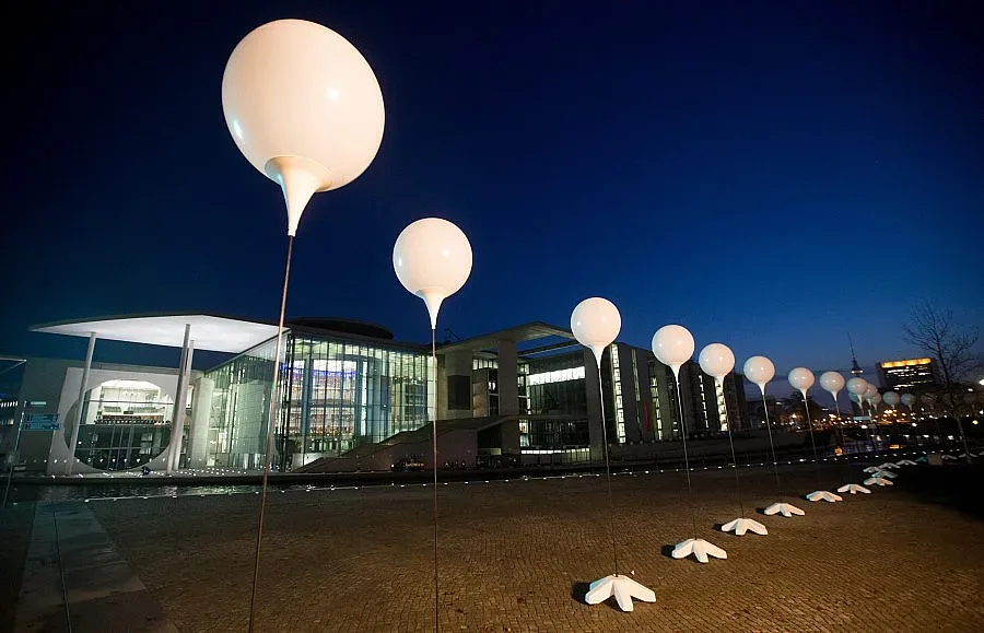 Честват 25 г. от падането на Берлинската стена