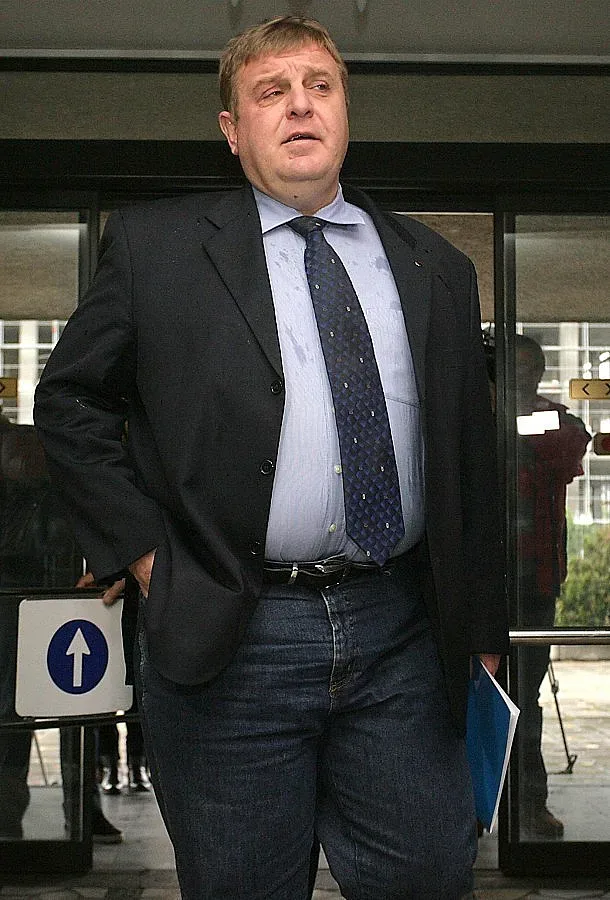 Каракачанов отрече обвиненията на Бареков