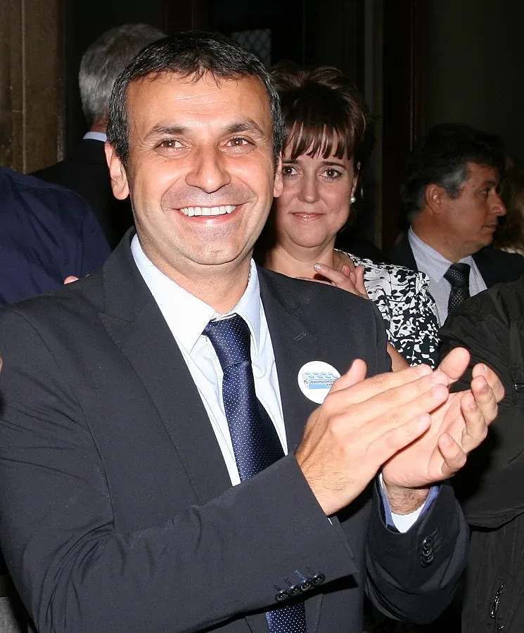 Зъболекарят на Слай лекува бедни без пари