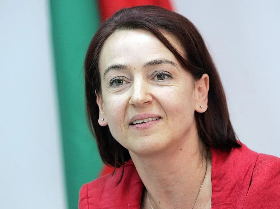 Жекова: Възстановяват плащанията по "Околна среда" до края на 2014 г.