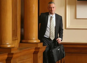 Част от Блока поиска оставката на Лукарски