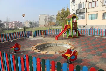 Монтират фитнес уреди в паркове