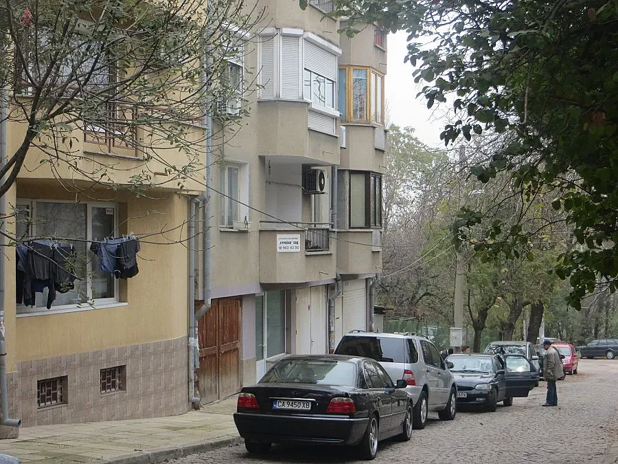 Наркоман закла 2-годишната си дъщеря и се обеси (ОБЗОР)