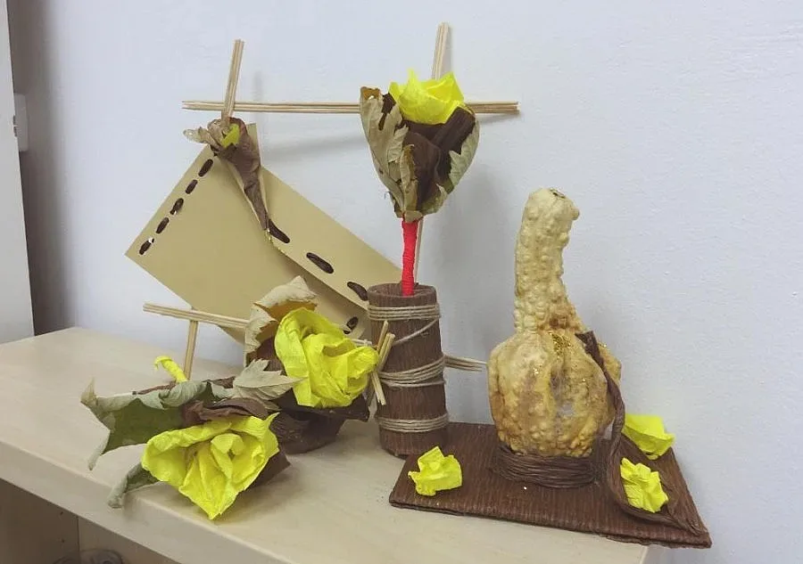 Деца и възрастни с увреждания редят изложба в помощ на болен професор