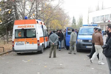 С опасност за живота е един от пострадалите в лагера в Харманли