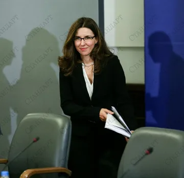 Цанова: Не бива да допускаме нулева година по европрограмите
