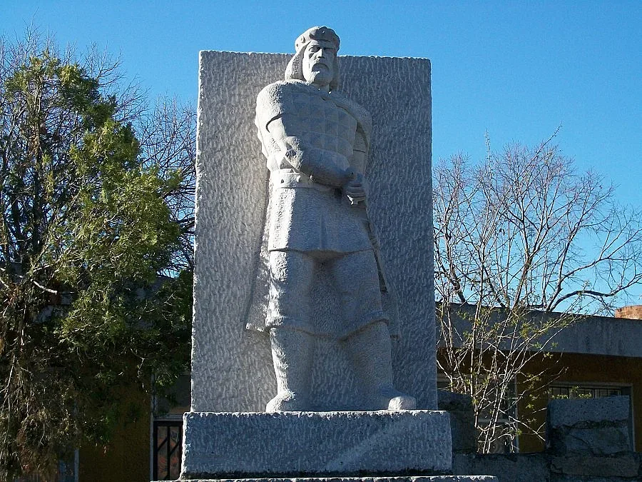 Монтират паметник на Самуил в центъра на Кресна