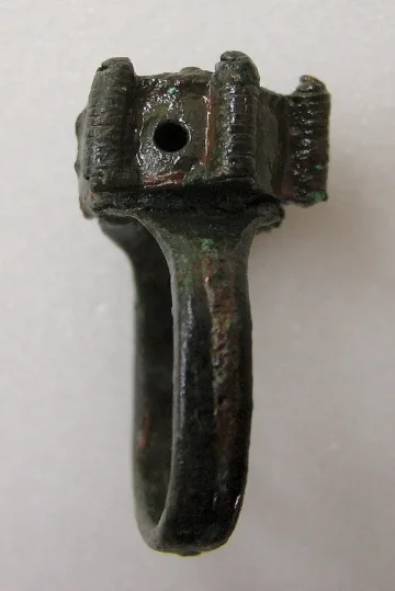 Пръстенът убиец води в Топ 10 на Чудесата