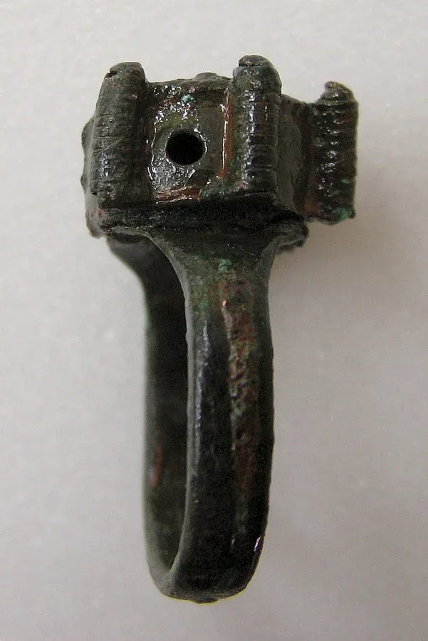 Пръстенът убиец води в Топ 10 на Чудесата