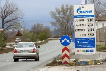 Бензинът пада до 2,22 лв. за Коледа