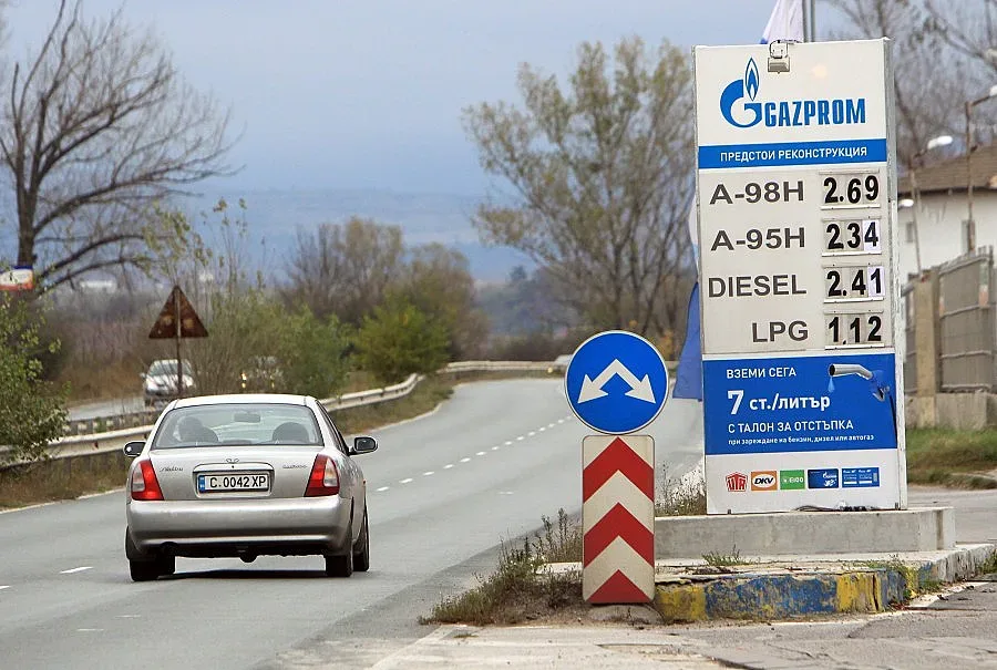 Бензинът пада до 2,22 лв. за Коледа