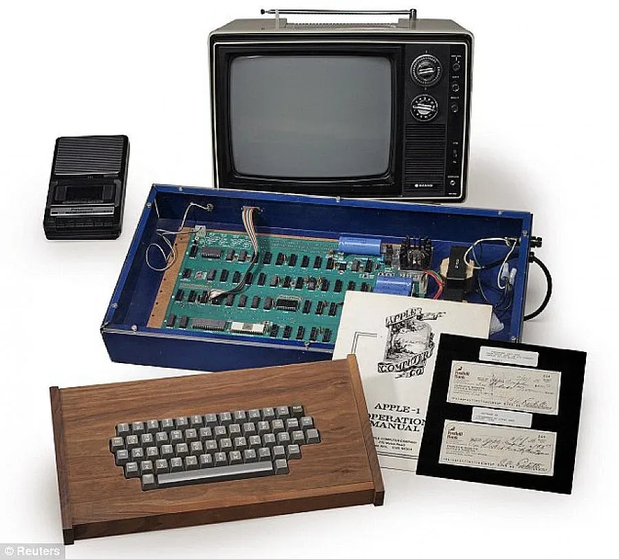 Дават на търг първия компютър, продаден от Стив Джобс
