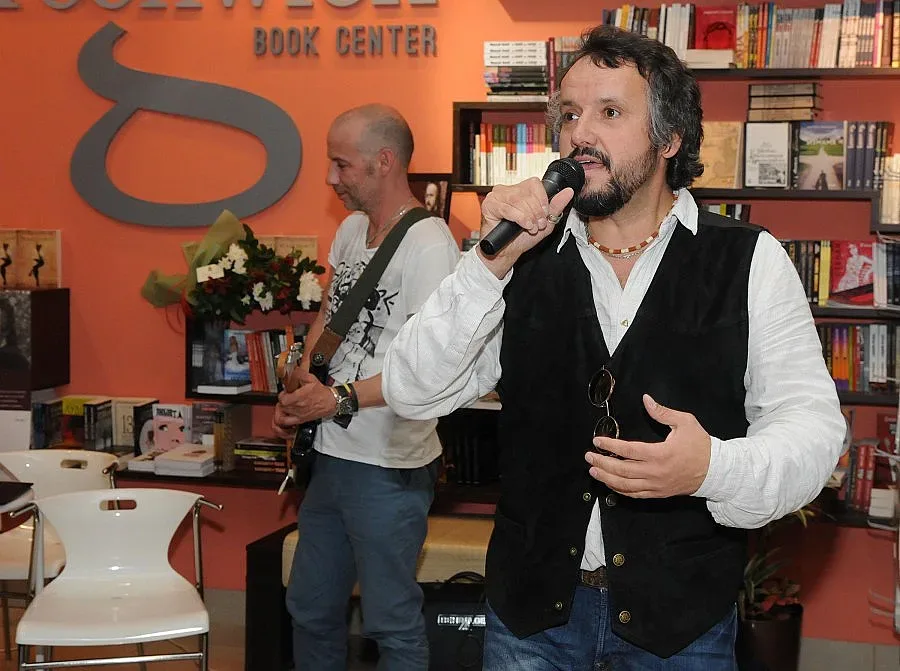 Престъпно е да виним властта за живите факли