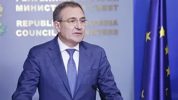 Гуцанов проговори за нападнатите с брадва инспектори